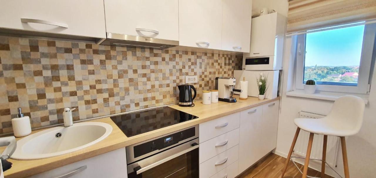 Skyblue Central Apartment - 2 Bedrooms & Free Parking Oradea Eksteriør billede