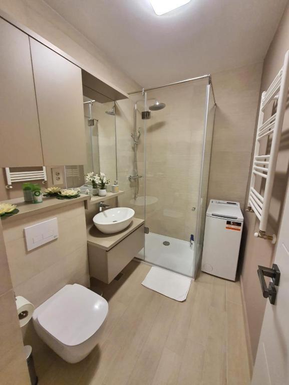 Skyblue Central Apartment - 2 Bedrooms & Free Parking Oradea Værelse billede