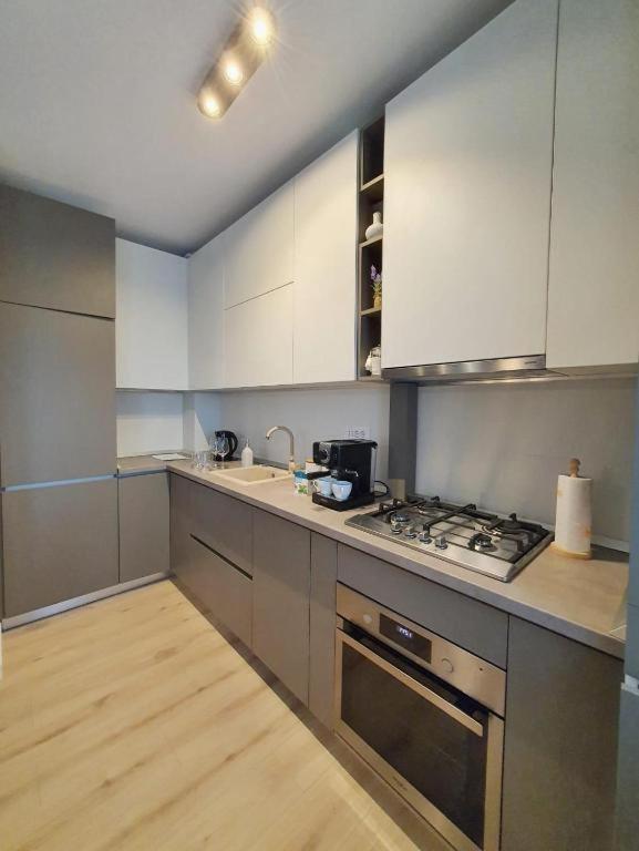 Skyblue Central Apartment - 2 Bedrooms & Free Parking Oradea Værelse billede